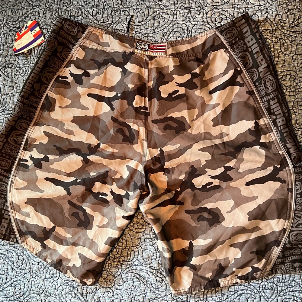 Mauibuilt surf trunks size 44 NWT